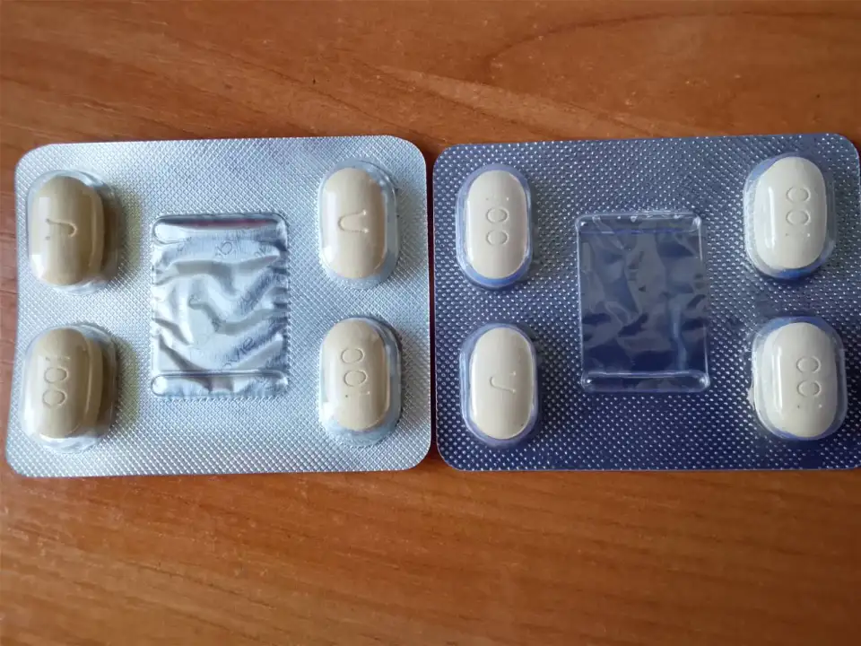 Блистеры с таблетками: оригинальный и поддельный Venclyxto